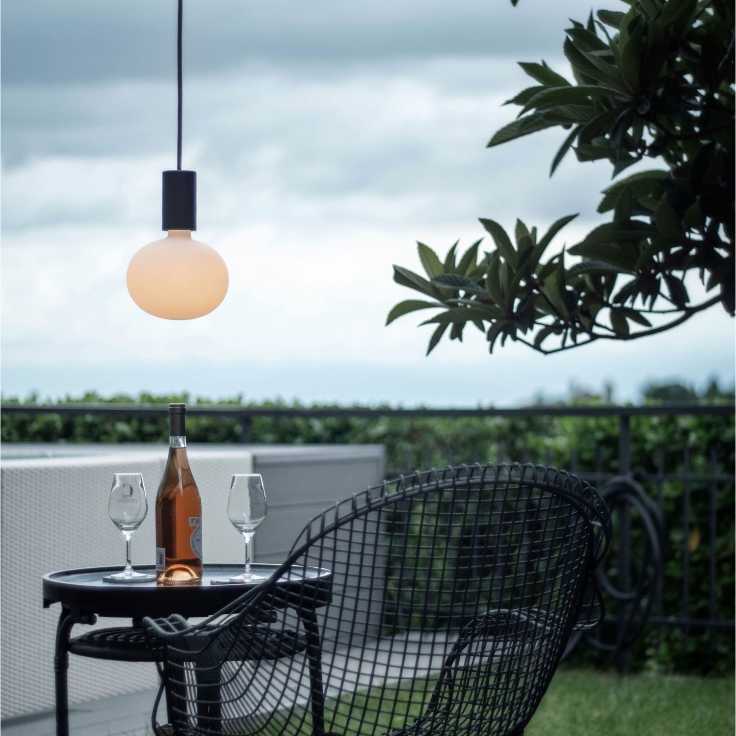 EIVA ELEGANT, E27 outdoor siliconen fittingset - de eerste IP65 her aansluitbare fittingset wereldwijd.
