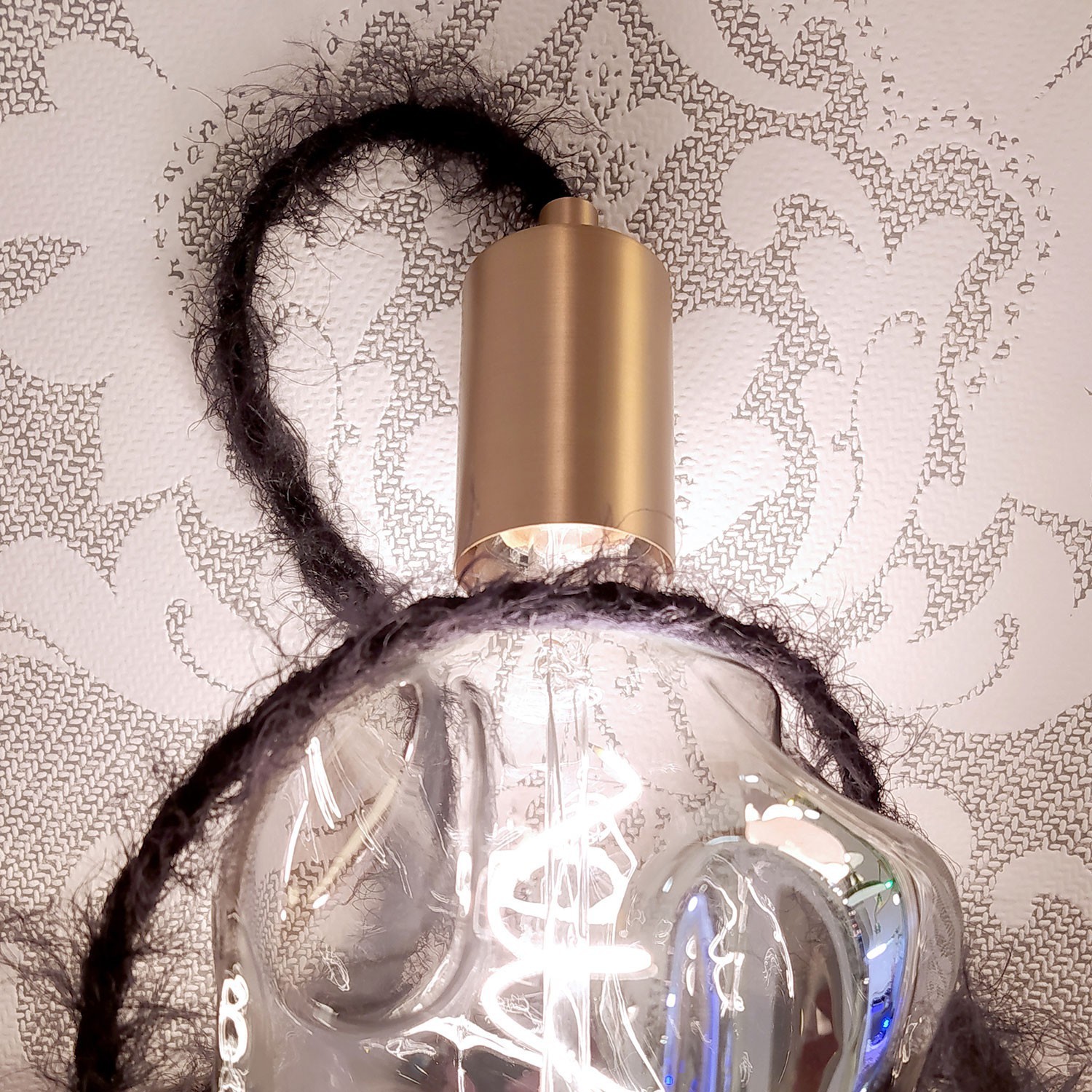 Burlesque gedraaide elektriciteitskabel bekleed met stof, pluizend harig effect, effen kleur zwart TP04