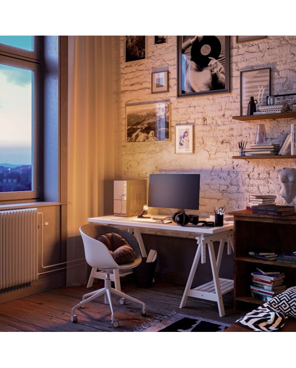 SI! Lampe de table 5V avec ampoule A60 et base métallique