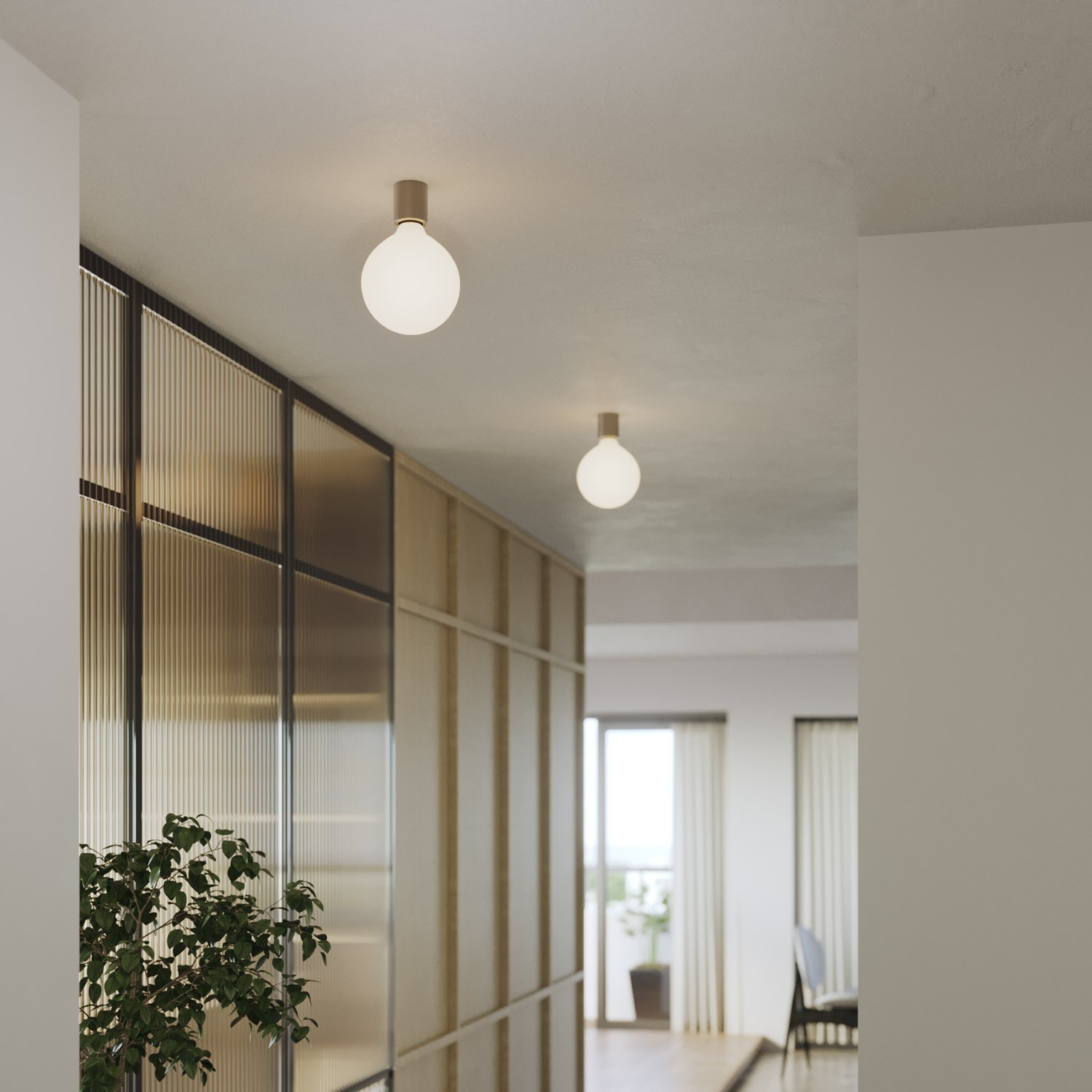 Metalen wandlamp met globe-lamp, porseleineffect