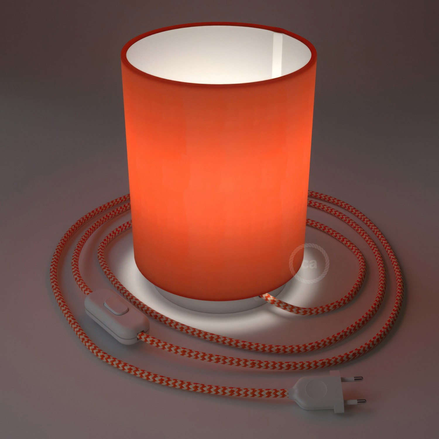 Posaluce Metal met Cilindro lampenkap van kreeftkleurig cinette, inclusief lichtbron textielkabel schakelaar en 2-polige stekker