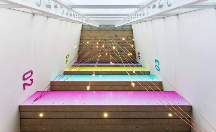 Banca con spirito colorful