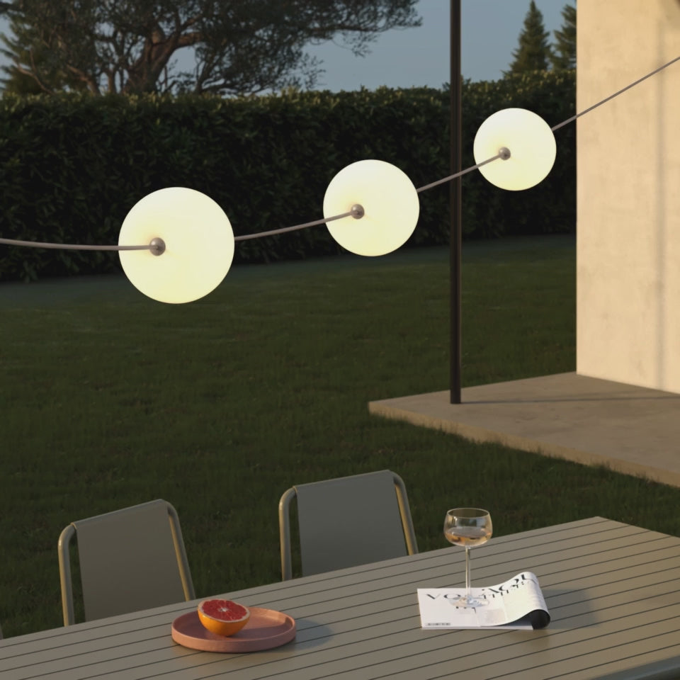 Charger la vidéo : Guirlande lumineuse 3 points lumineux d’extérieur IP67 Desert Brown - Marina3 Cherry